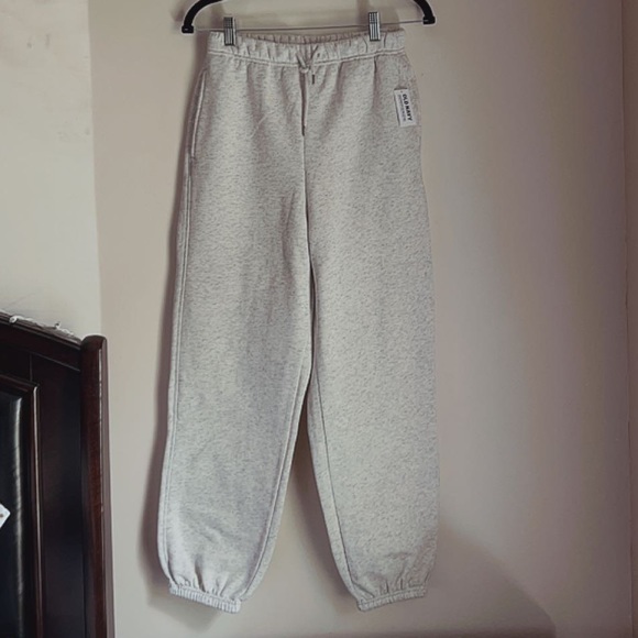 OLD NAVY joggers with pockets & drawstring - Picture 3 of 8